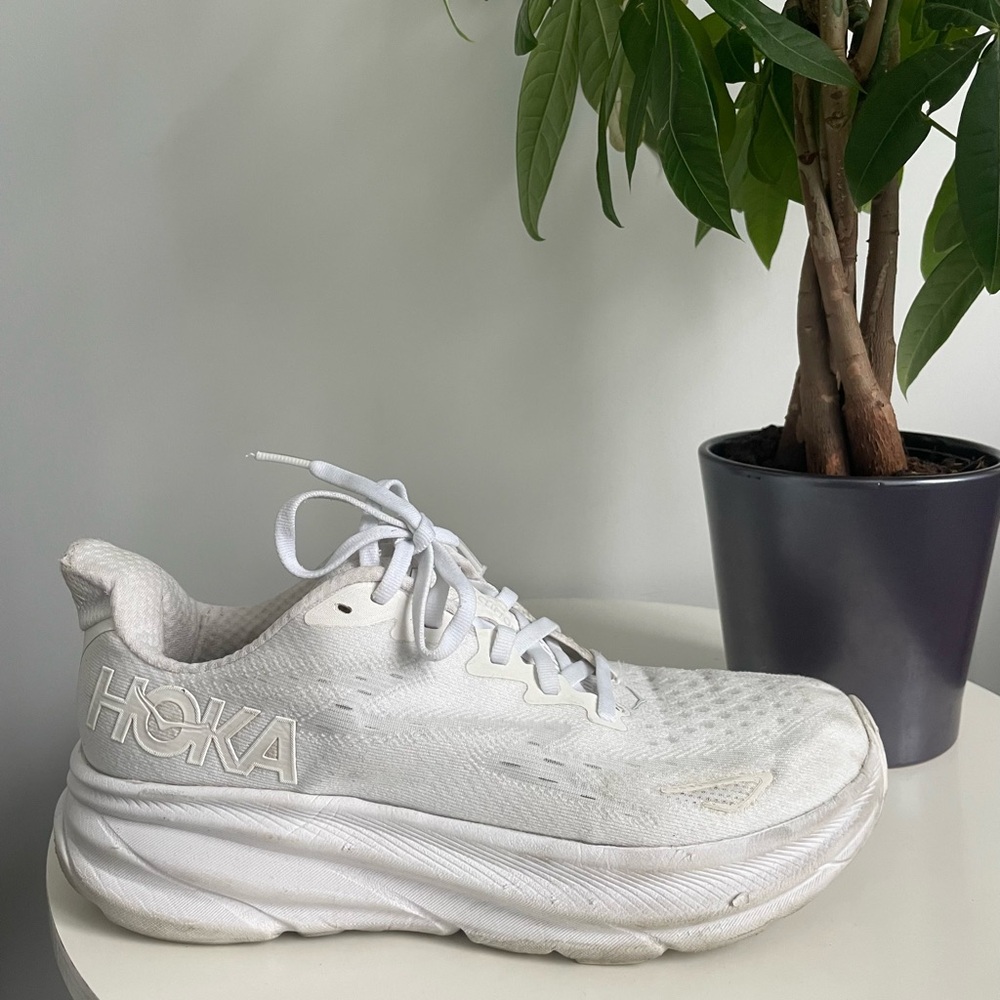 Women Size 8.5 Hoka Clifton 9 Sneaker Running Shoes White